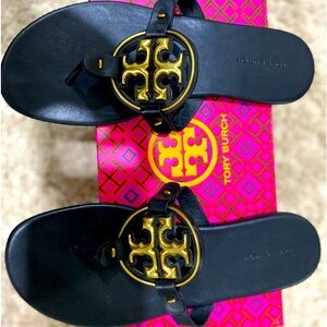 Tory Burch MILLER SOFT METAL LOGO SANDAL